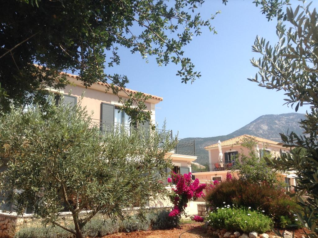 Korallis Villas Karavados Exterior photo